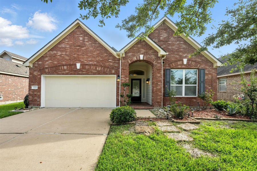 Property photo for 9219 Gilbert Hollow Drive, Rosenberg, TX