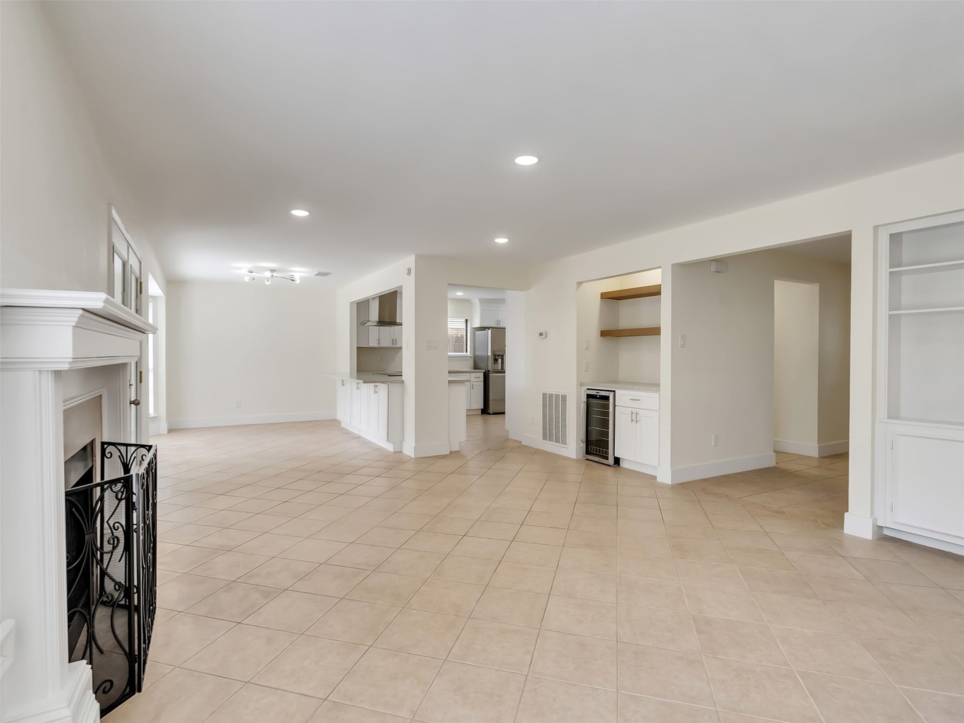 4223 Glen Avon Drive, Pasadena, TX 77505 4223 Glen Avon Drive, Pasadena, TX 77505