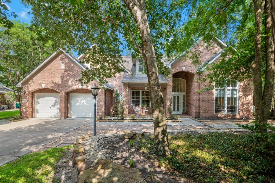 Property photo for 10 Newland Court, The Woodlands, TX