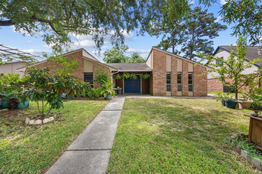 Property photo for 2610 Rolling Glen Drive, Spring, TX