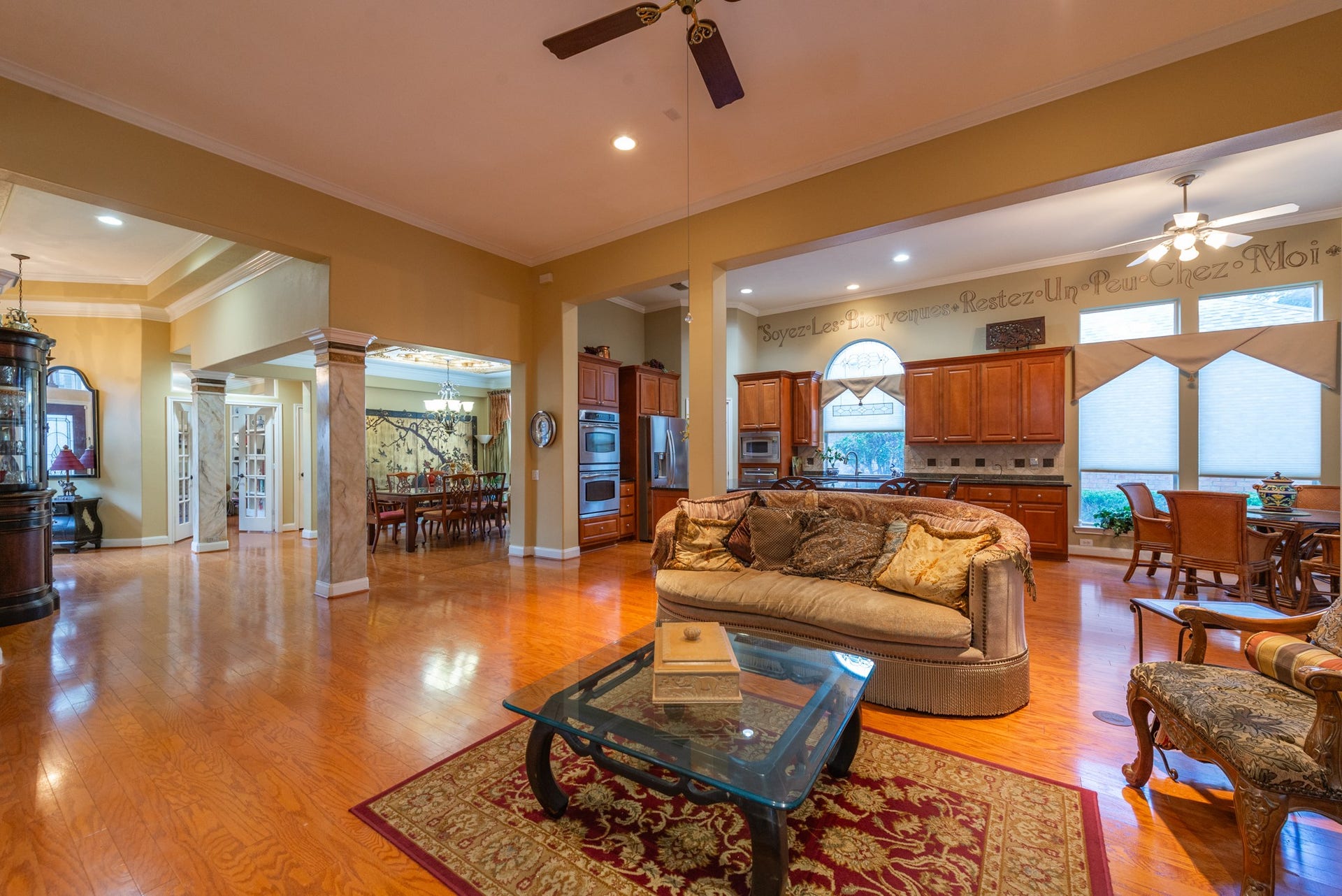 24922 Cinco Manor Lane, Katy, TX 77494 Open-concept living area flows seamlessly into the kitchen and breakfast area, ideal for everyday living and entertaining.