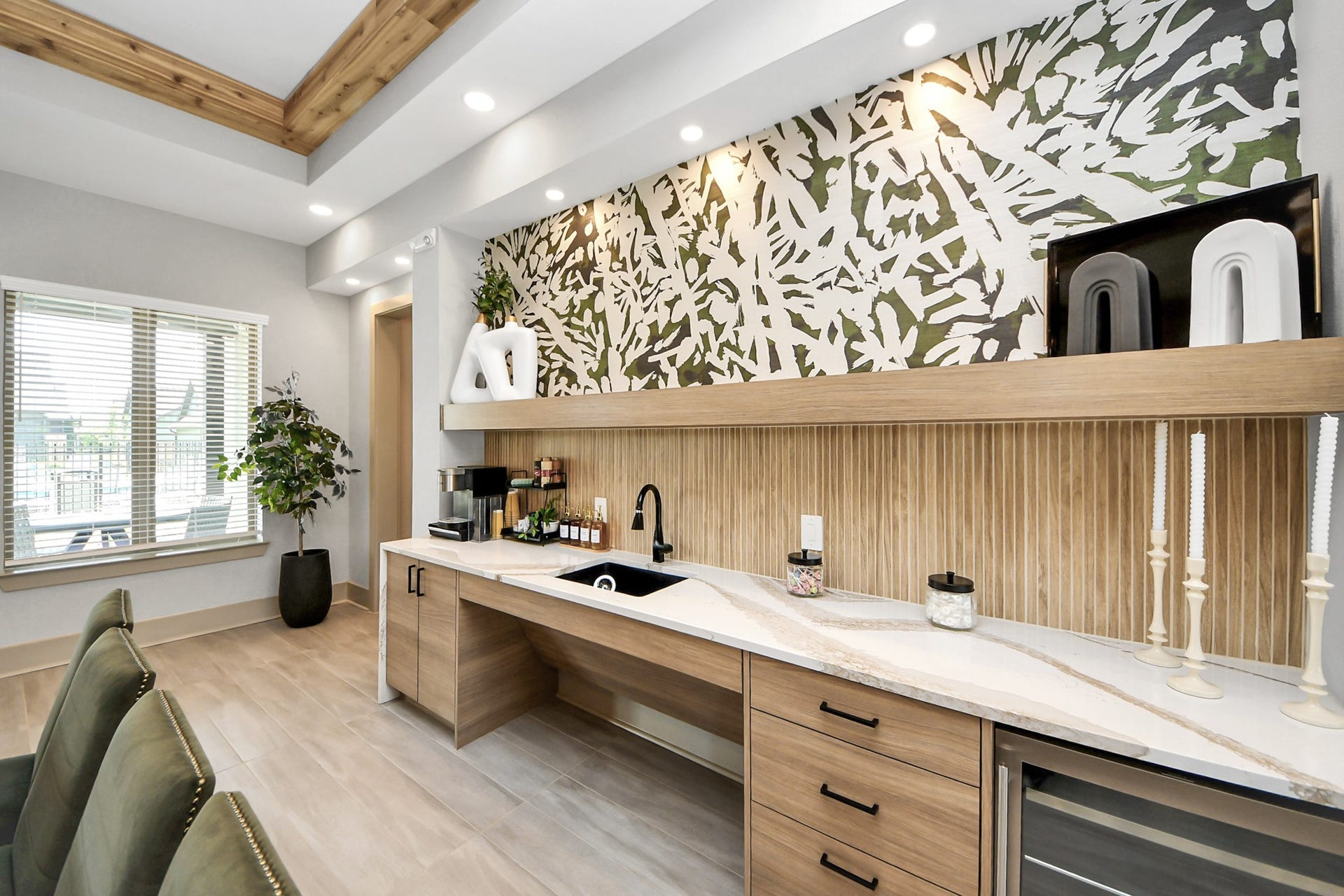 7711 Longmire Road, #97, Conroe, TX 77304 Enjoy an abundance of Amenities:Resort-Style Pool w/Sundeck Ledge&Outdoor Lounge Areas w/Grilling area,Gaming Lawn,Pickleball Court,Quaint Dog Park for your fur babies!24/7 Fitness Center w/Kids Play Zone area.Stunning Clubhouse w/Caf/Lounge.Playground Area.Electric Vehicle Charging Stations!