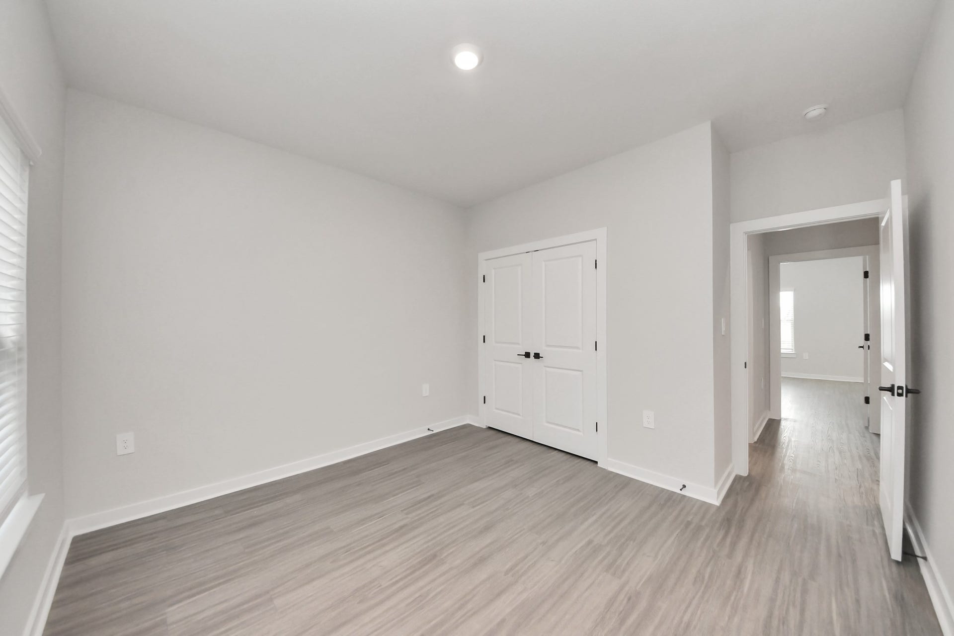 7711 Longmire Road, #97, Conroe, TX 77304 Bedroom 3 with Closet