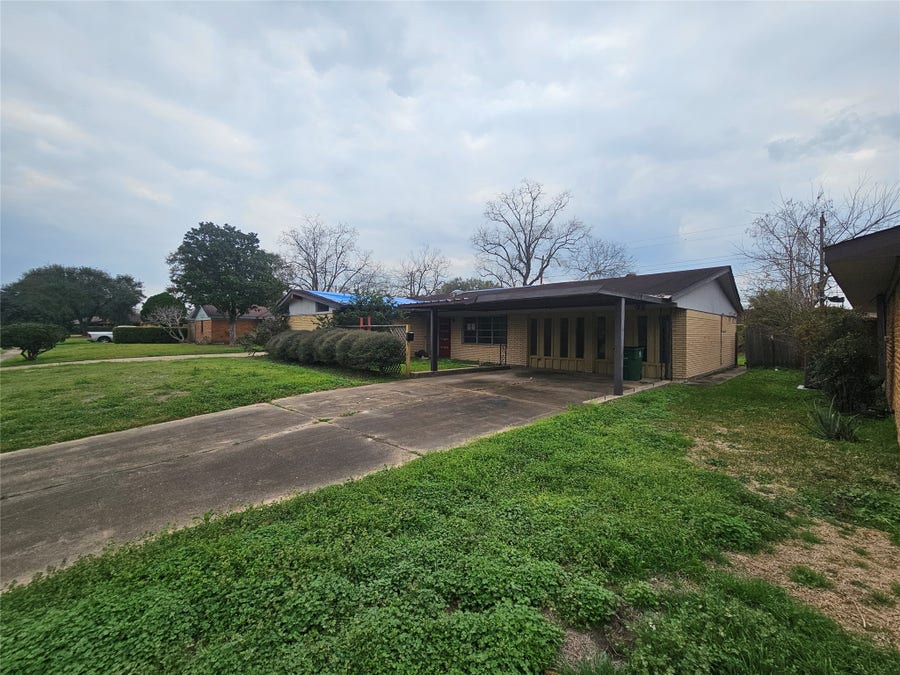 Property photo for 5327 Knotty Oaks Trail, Houston, TX