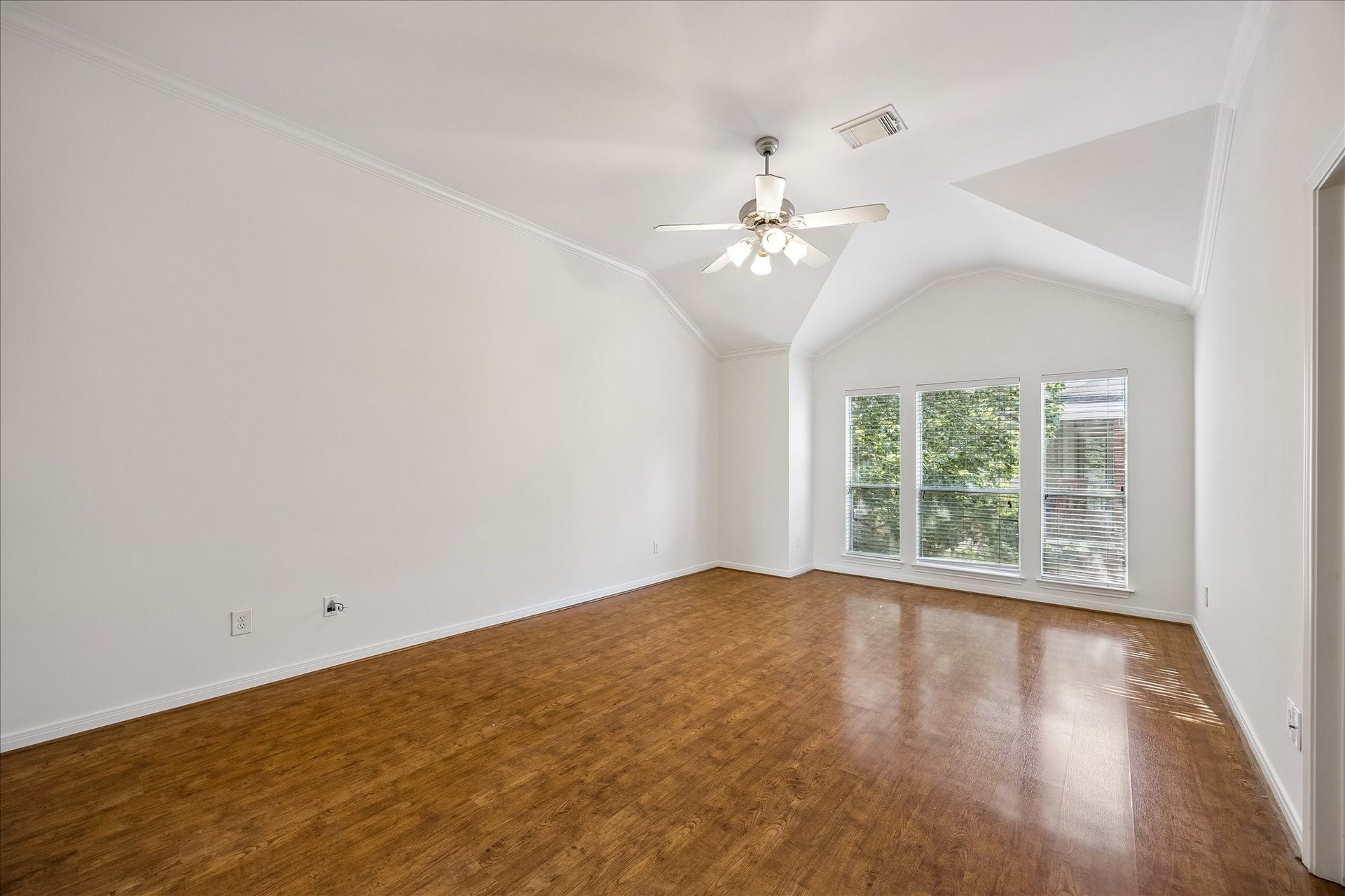 1008 Marconi Street, #A, Houston, TX 77019 Alternate view of primary suite - Oversized primary suite offering generous space, natural light and direct balcony access.