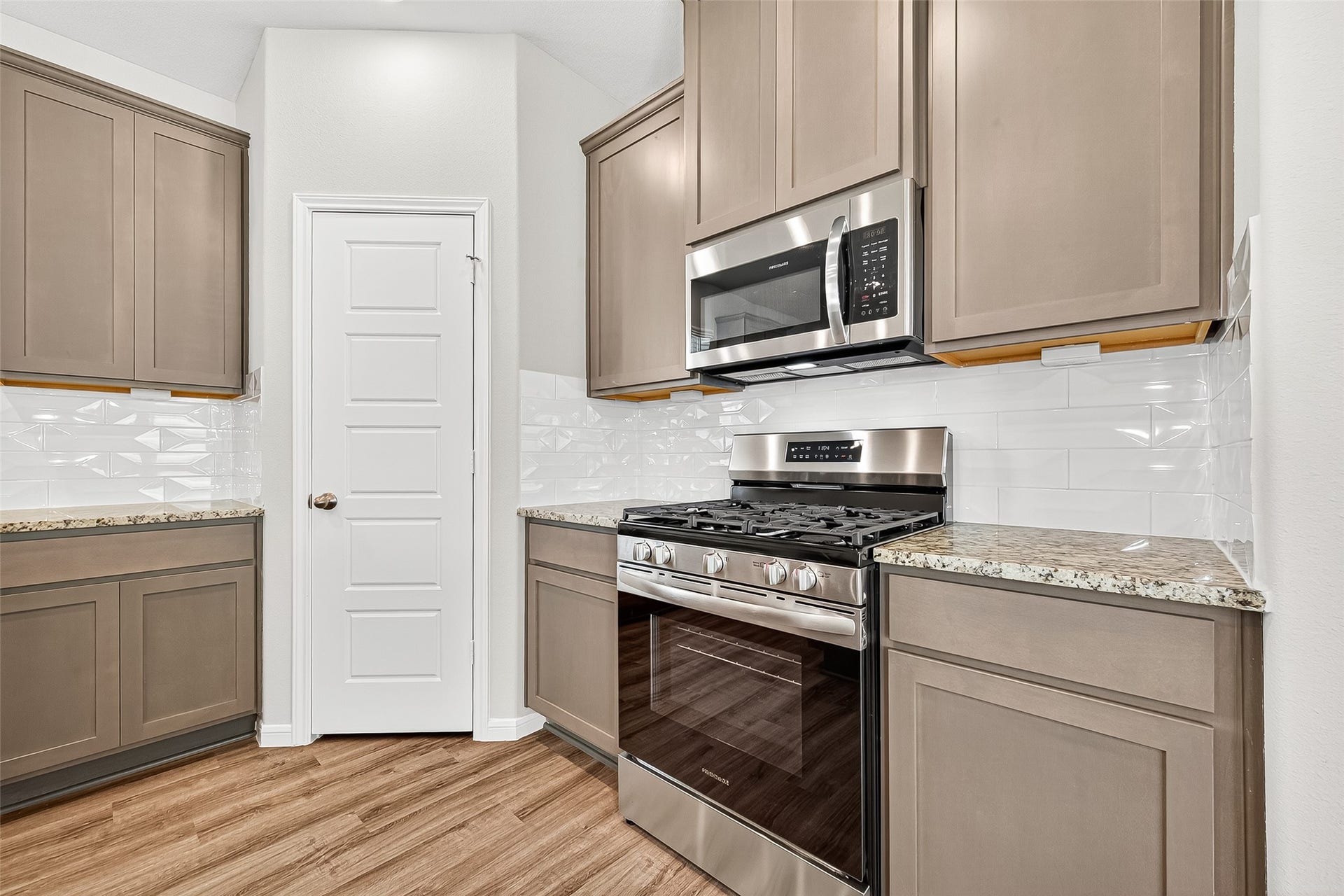 9987 Enclave Grove Street, Willis, TX 77318 9987 Enclave Grove Street, Willis, TX 77318