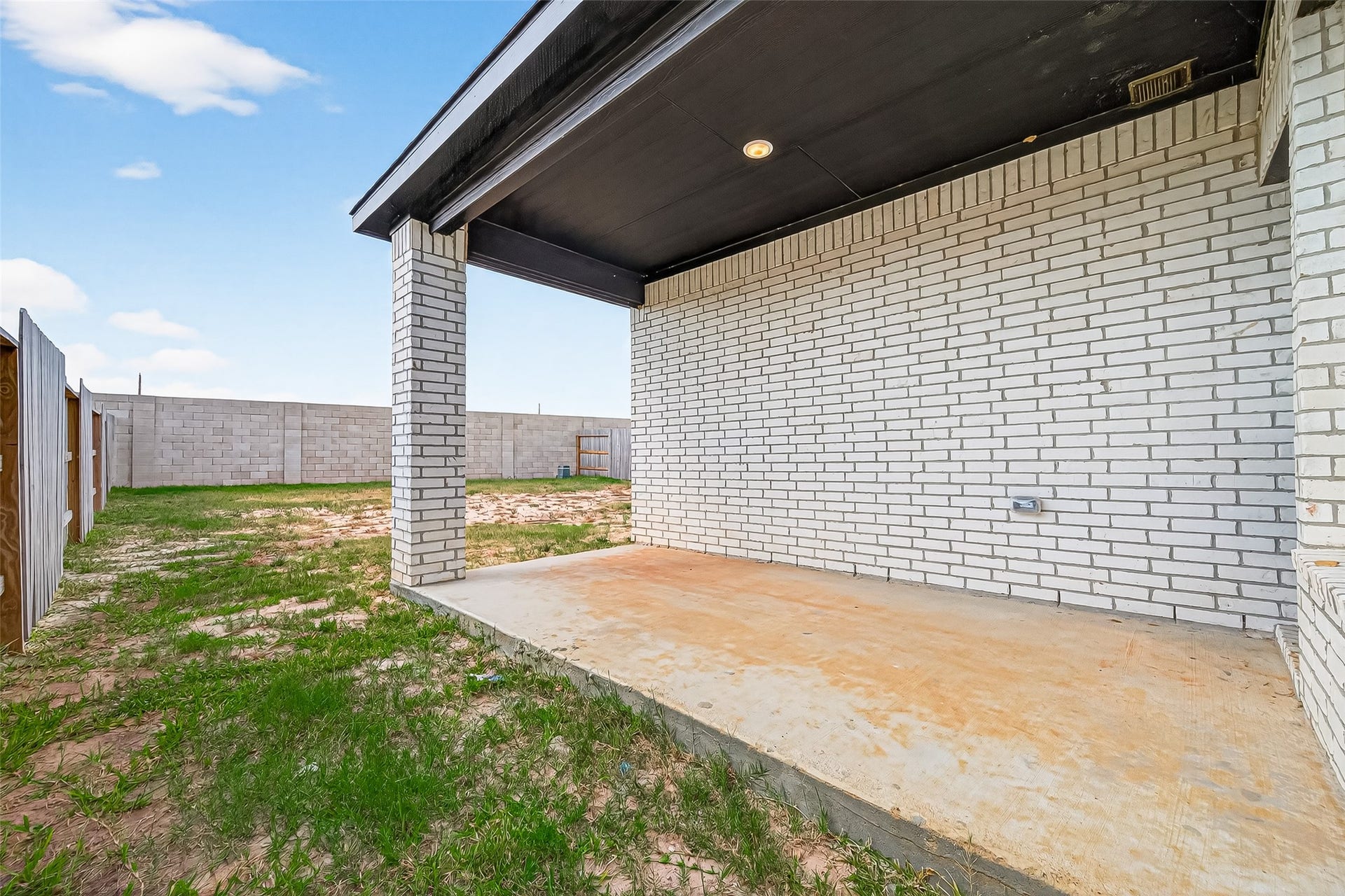 9987 Enclave Grove Street, Willis, TX 77318 9987 Enclave Grove Street, Willis, TX 77318