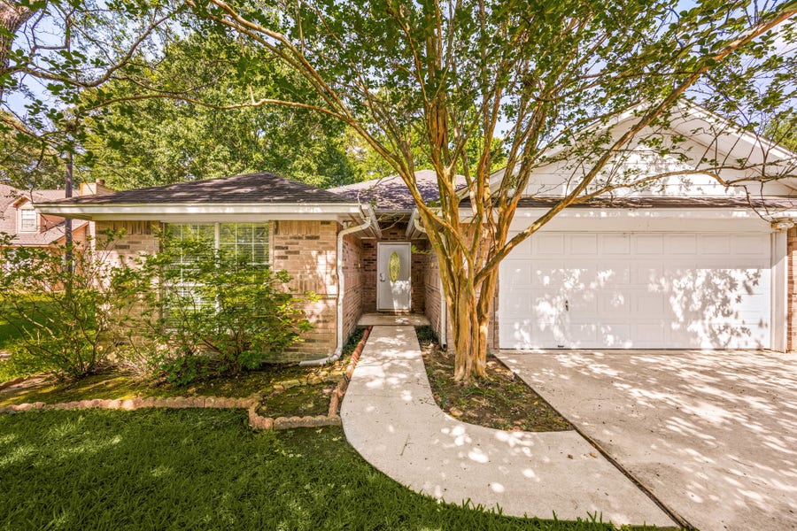 Property photo for 811 Carson Drive, Magnolia, TX