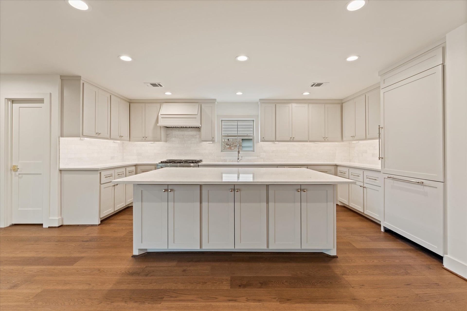 High end lux design + this home = your kitchen of dreams