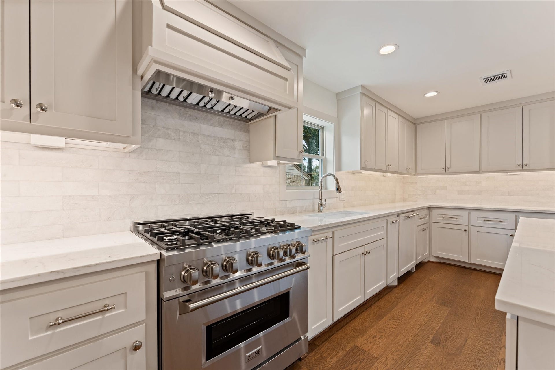 1116 Cheshire Lane, Houston, TX 77018