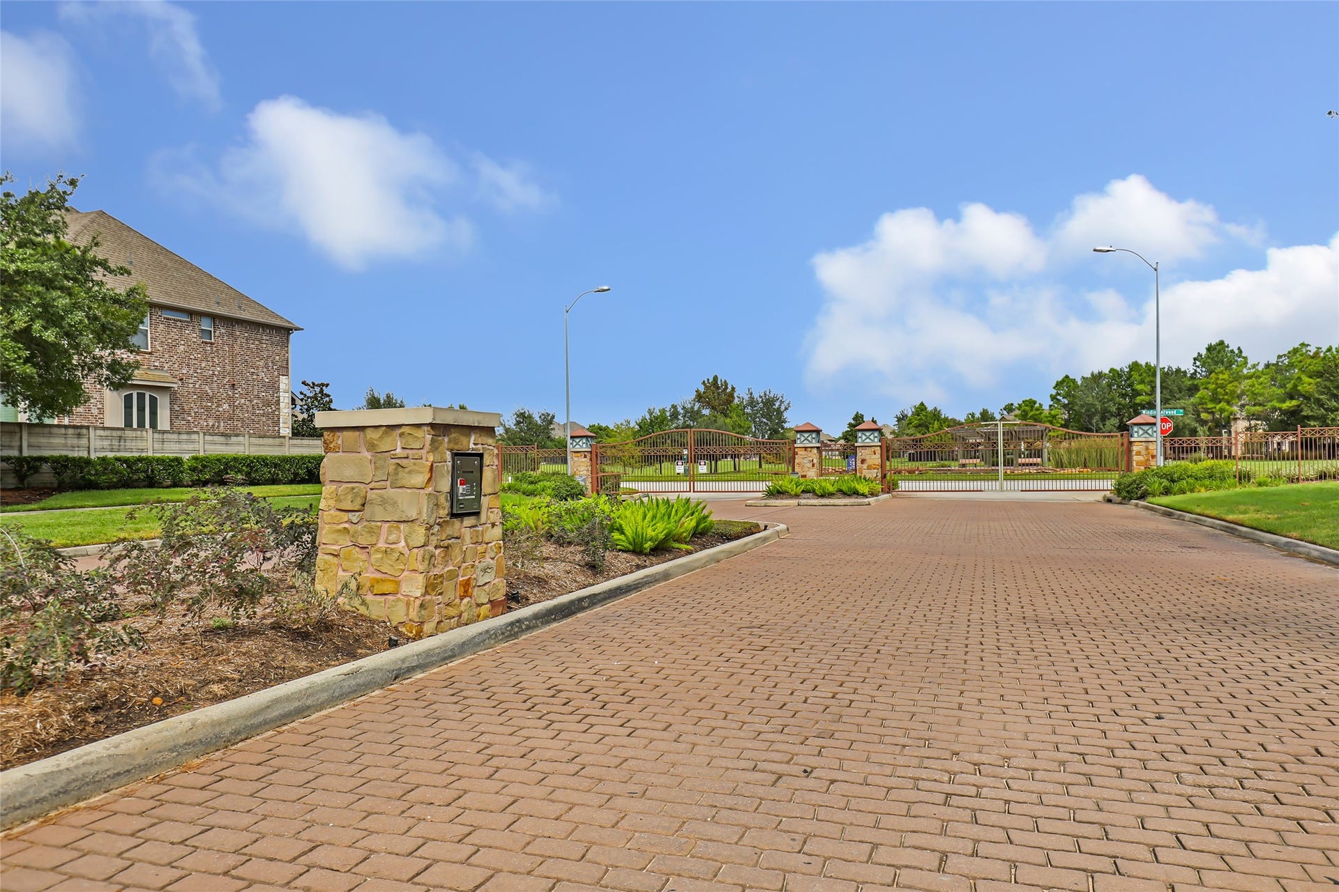 18931 Wild Thornberry Drive, Tomball, TX 77377 Gated entry