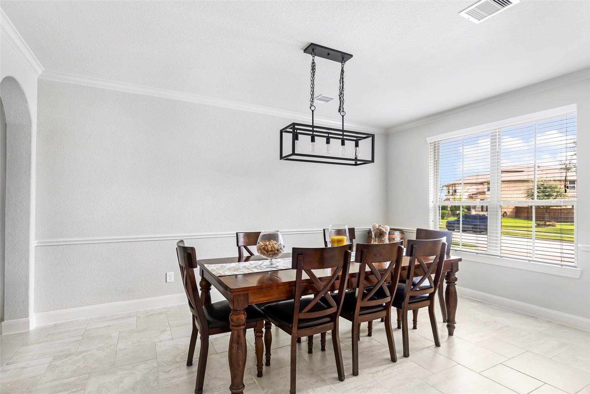 18931 Wild Thornberry Drive, Tomball, TX 77377 Large dining room - perfect for holidays and game nights