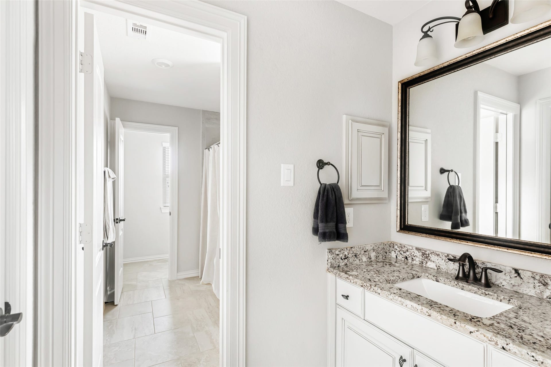 18931 Wild Thornberry Drive, Tomball, TX 77377 Private vanity for bedroom 4