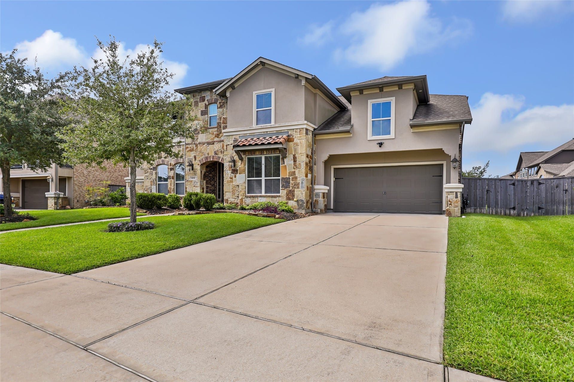 18931 Wild Thornberry Drive, Tomball, TX 77377 18931 Wild Thornberry Dr. in Tomball, Texas on a large lot with double wide, long driveway