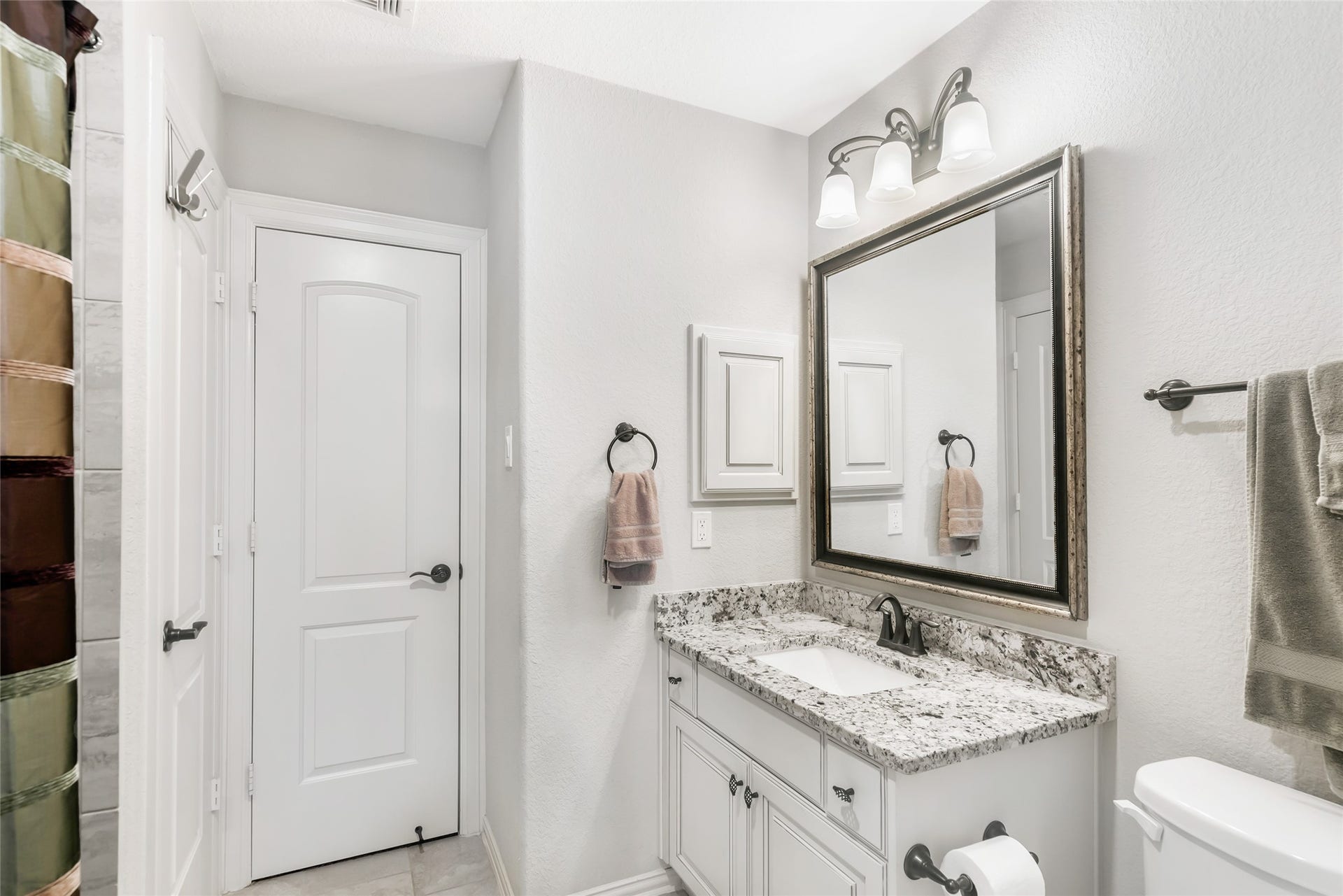 18931 Wild Thornberry Drive, Tomball, TX 77377 Bathroom 2 attached to Bedroom 2. Accessible from game room
