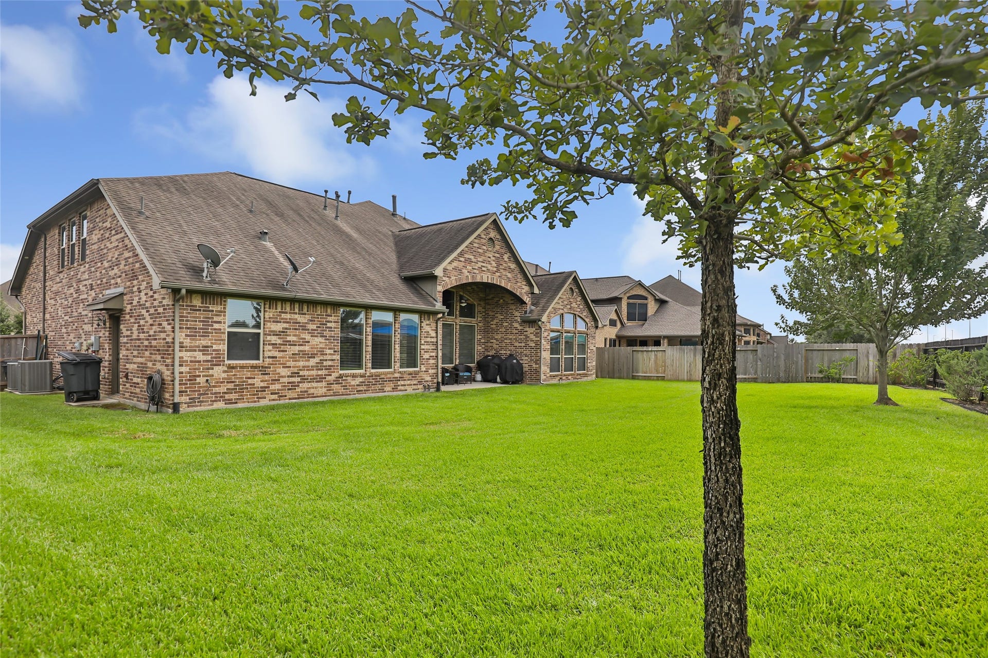 18931 Wild Thornberry Drive, Tomball, TX 77377 Large lot with no rear neighbors