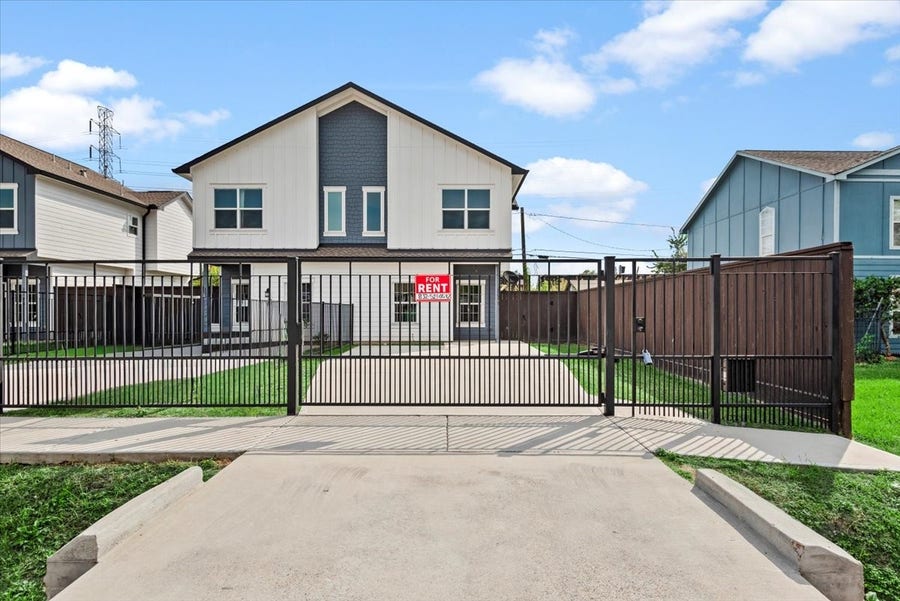 Property photo for 2002 Lynnfield UNIT B Street, Houston, TX