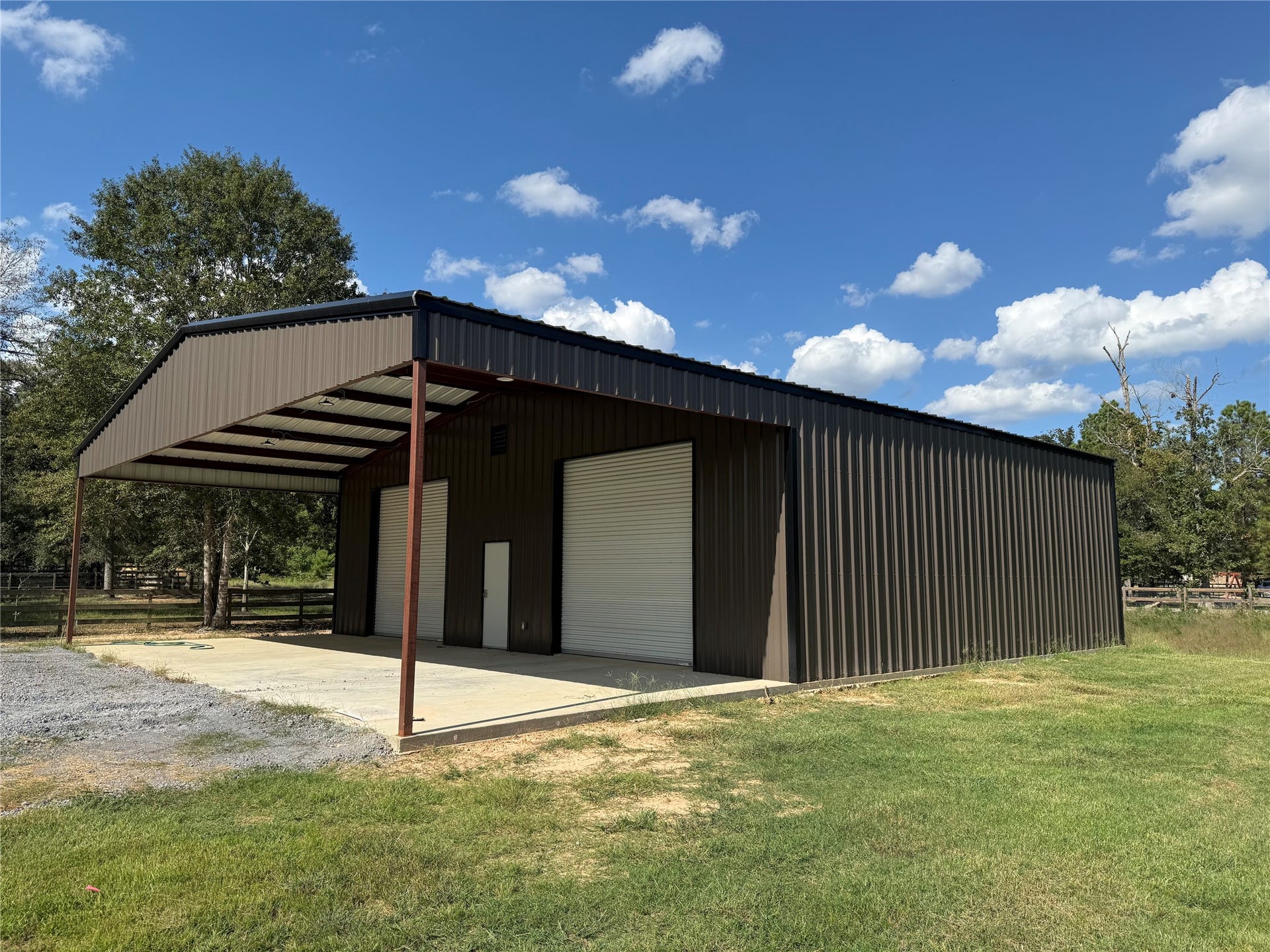 9255 SILVER BACK TRAIL, Conroe, TX 77303 9255 SILVER BACK TRAIL, Conroe, TX 77303