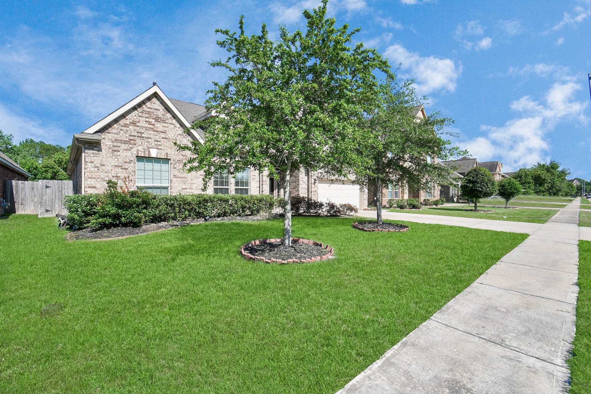 1122 Boxwood Place, Friendswood, TX 77546 1122 Boxwood Place, Friendswood, TX 77546