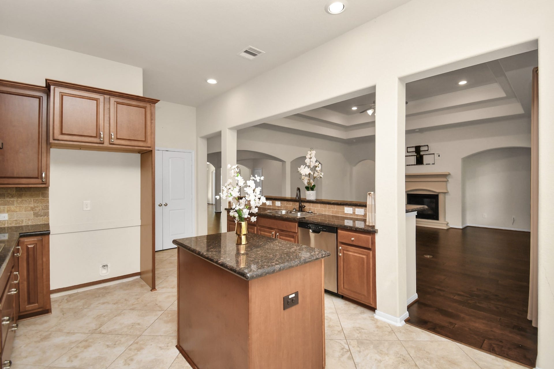1122 Boxwood Place, Friendswood, TX 77546 1122 Boxwood Place, Friendswood, TX 77546