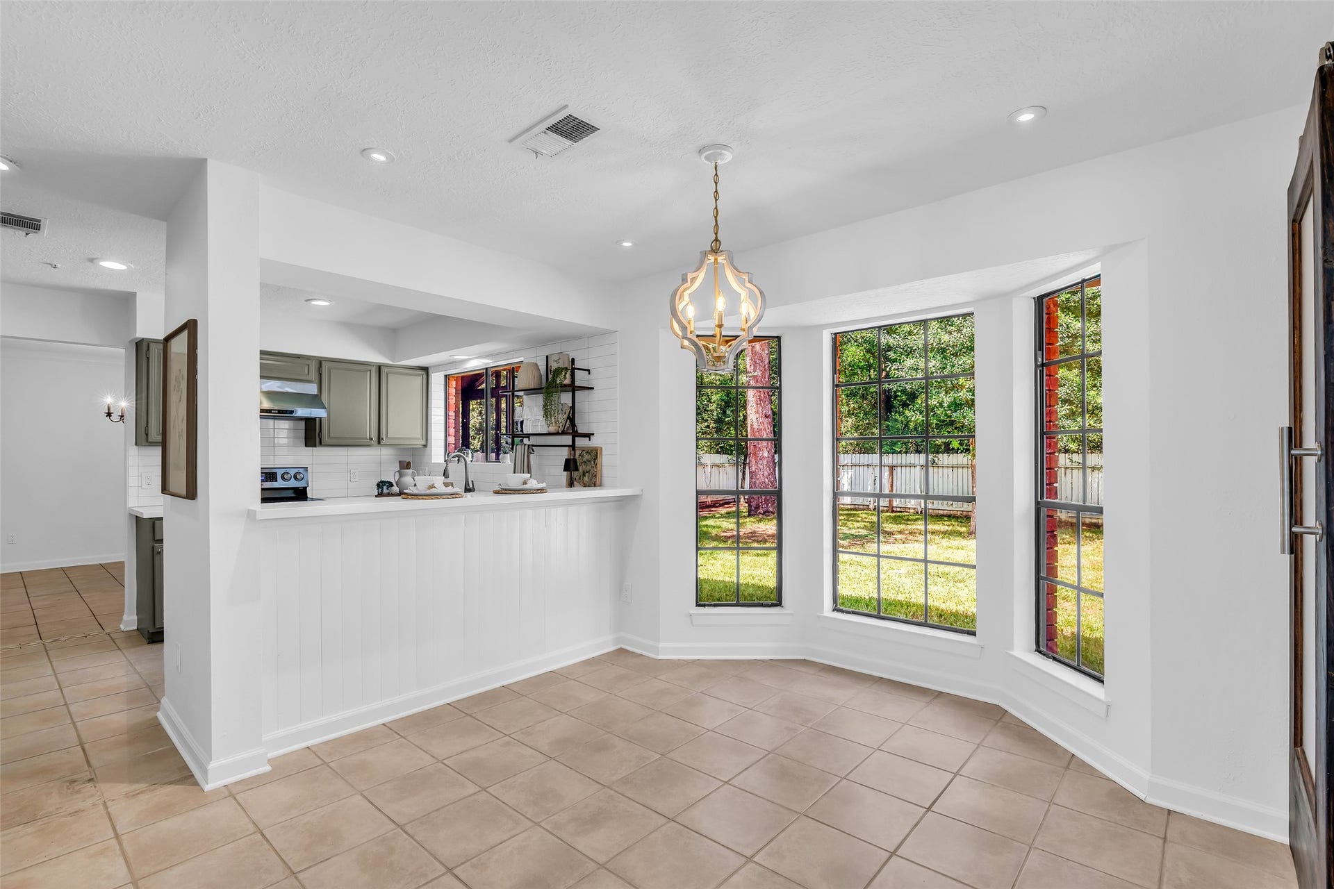Charming Breakfast area