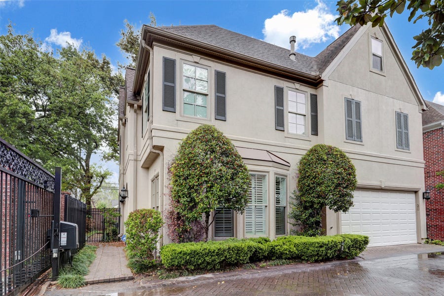 Property photo for 20 Annapolis Court, West University Place, TX