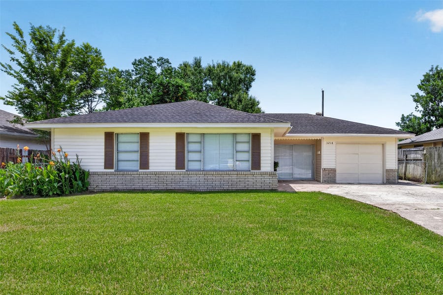 Property photo for 3218 Grant Street, Pasadena, TX