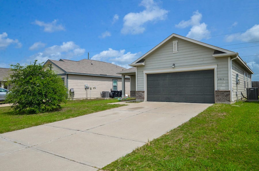 Property photo for 2013 Spindletree Lane, Brookshire, TX