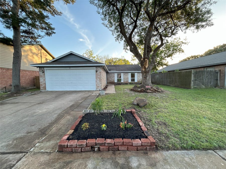 Property photo for 946 Sierra Shadows Drive, Katy, TX
