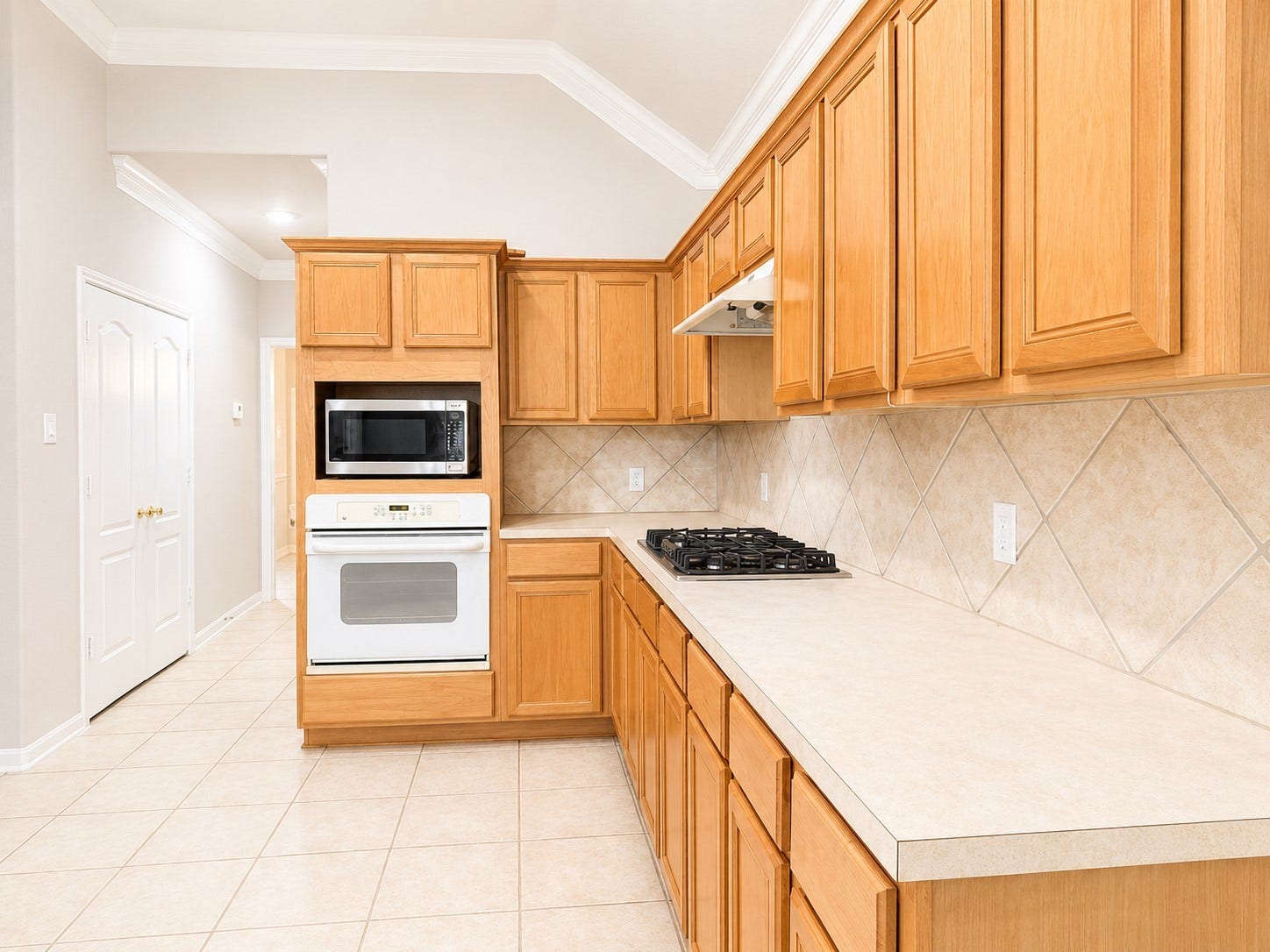 519 Oleander Street, Lake Jackson, TX 77566 KITCHEN