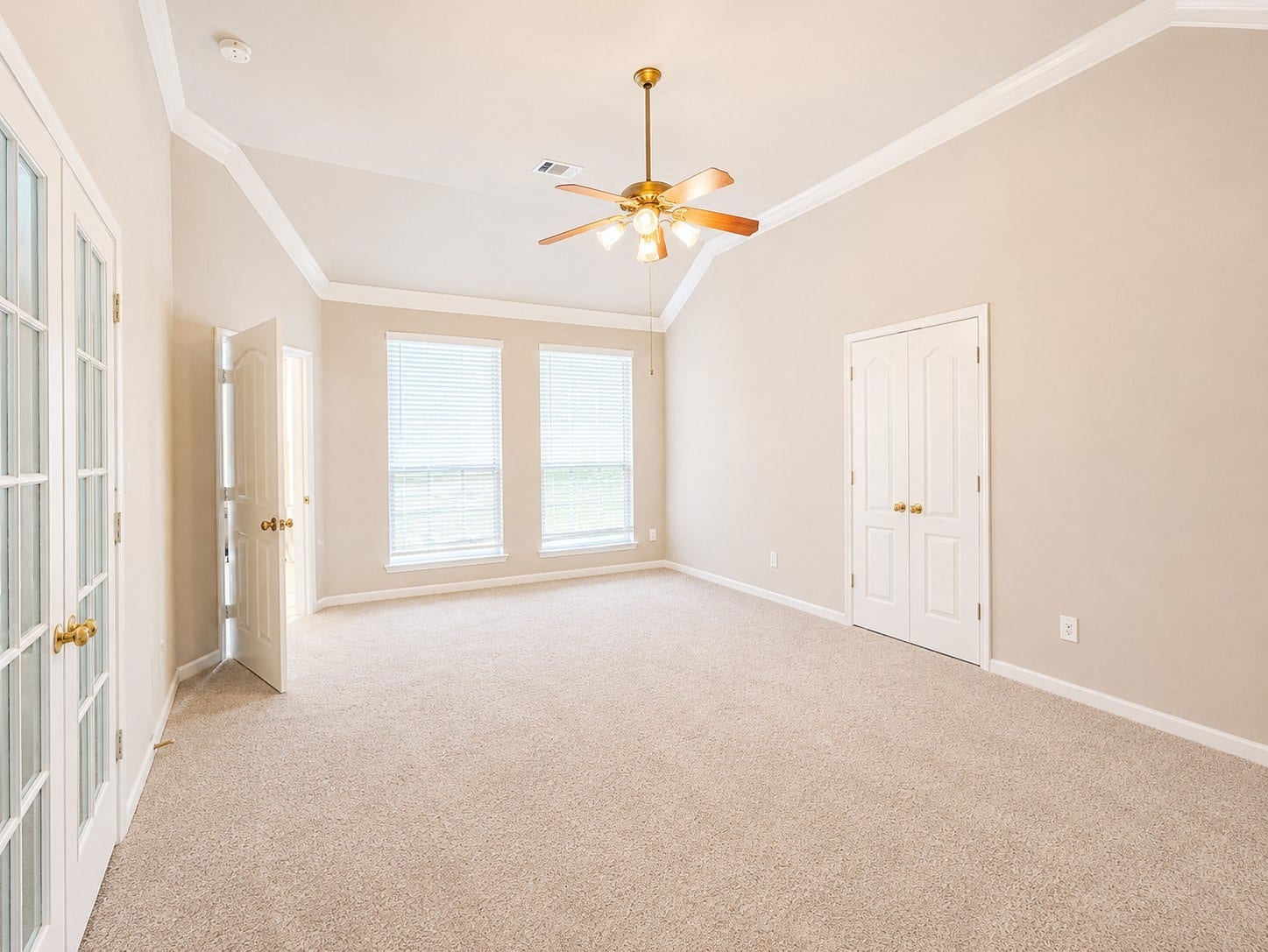 519 Oleander Street, Lake Jackson, TX 77566 PRIMARY BEDROOM
