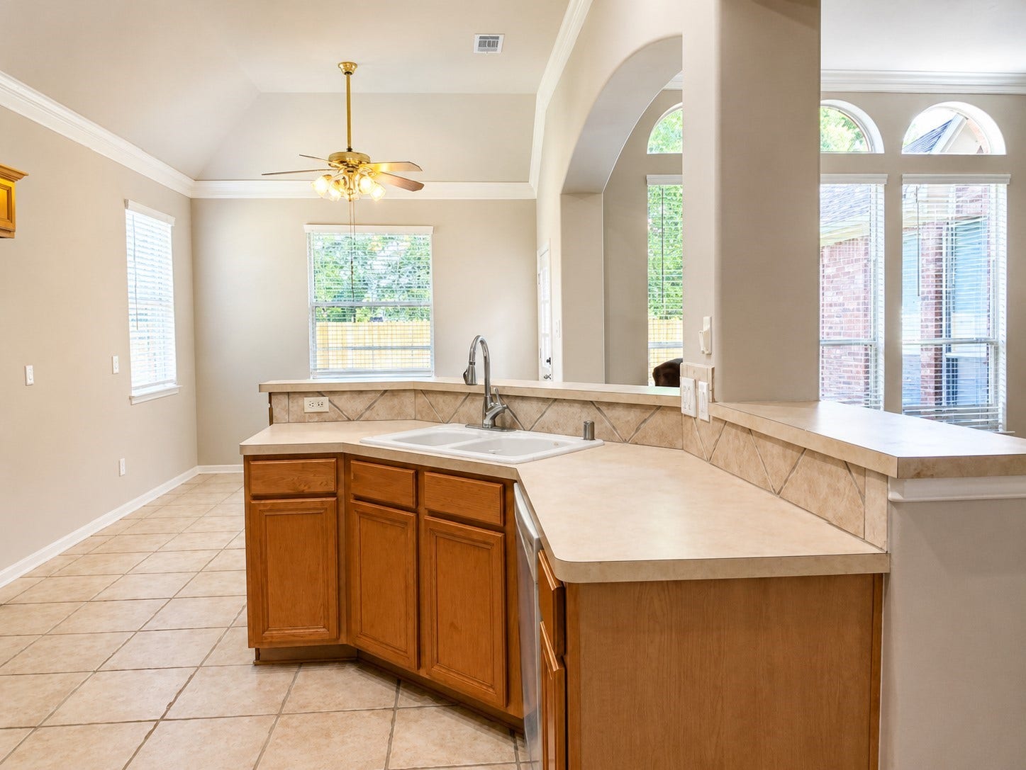 519 Oleander Street, Lake Jackson, TX 77566 KITCHEN