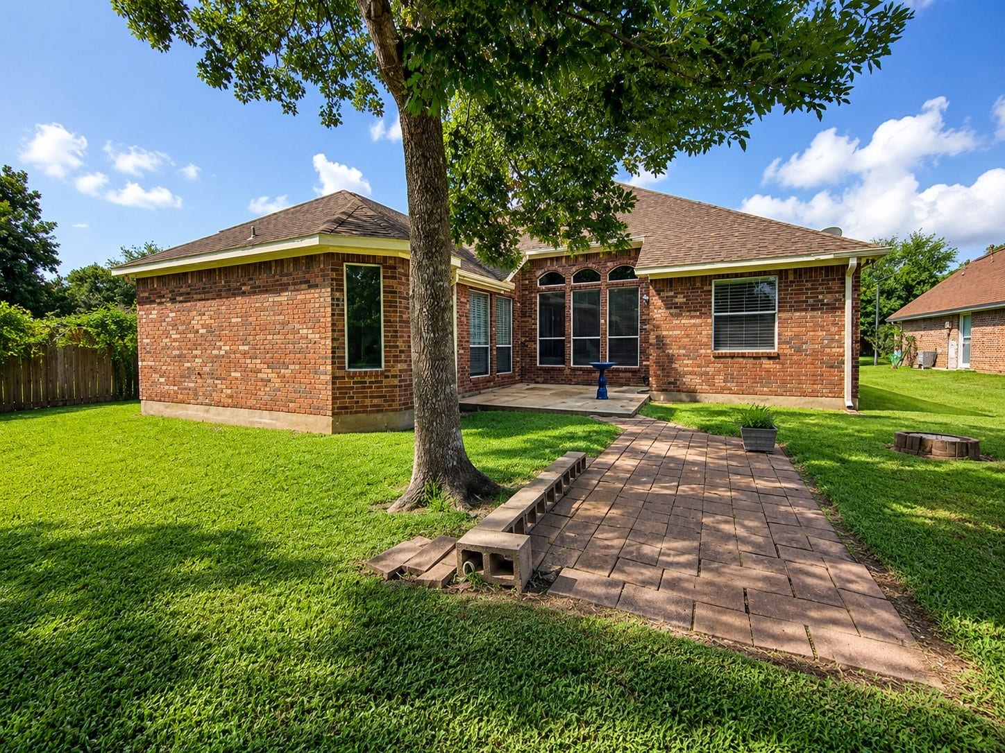 519 Oleander Street, Lake Jackson, TX 77566 BACK YARD