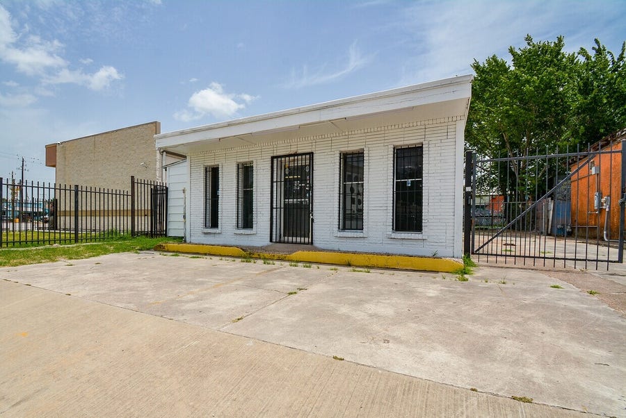 Property photo for 1804 N Main Street, Houston, TX