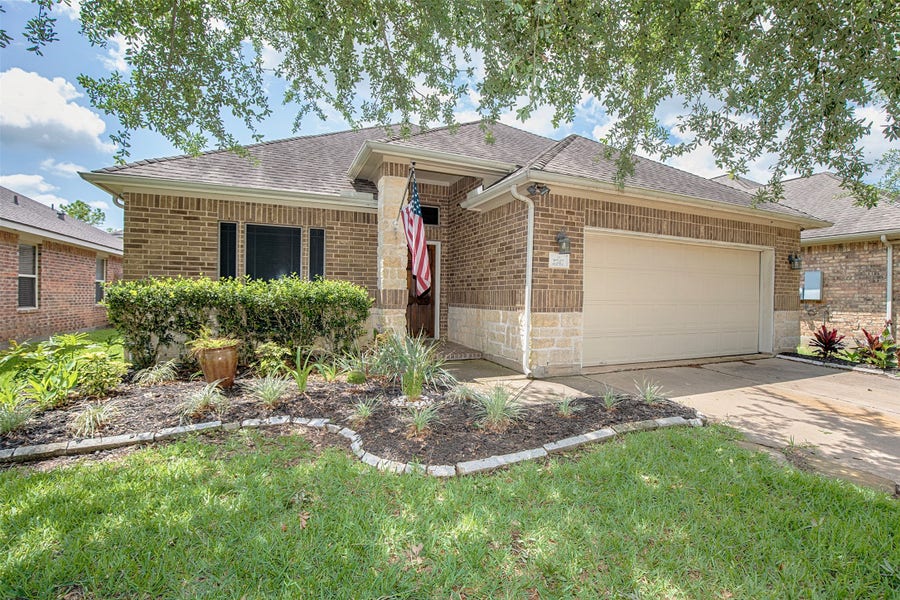 Property photo for 2747 Villa Bella Court, League City, TX