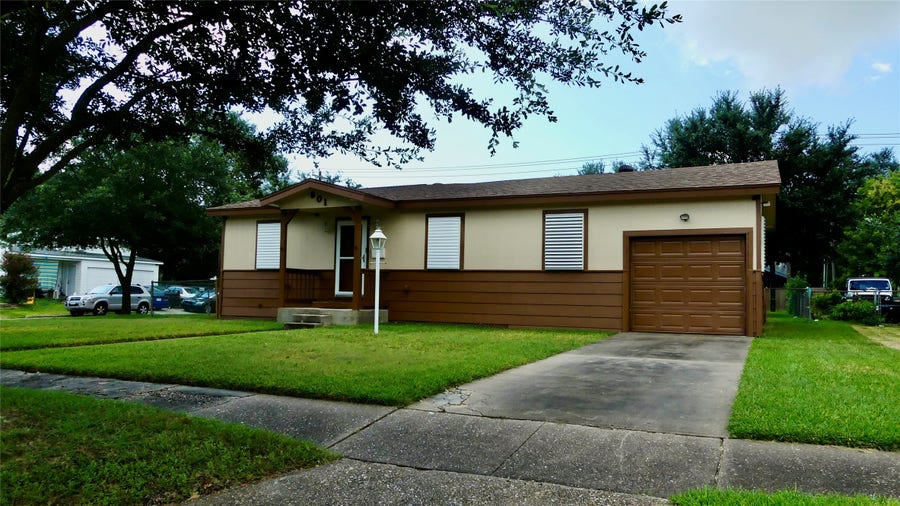 Property photo for 801 19th Avenue N, Texas City, TX