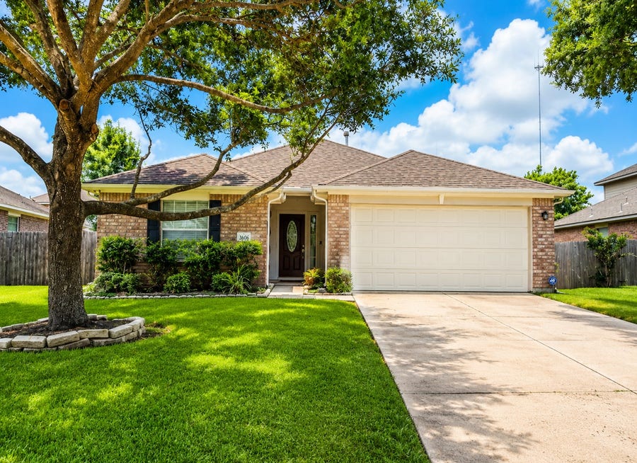 Property photo for 3606 Naples Point Lane, Missouri City, TX