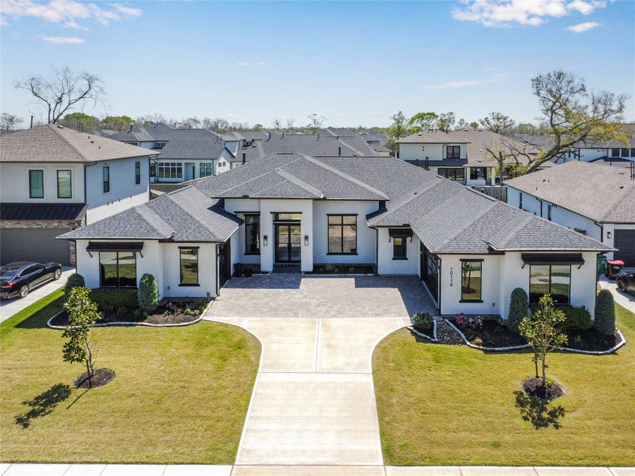 Property photo for 10114 Mariner Oaks Drive, Missouri City, TX