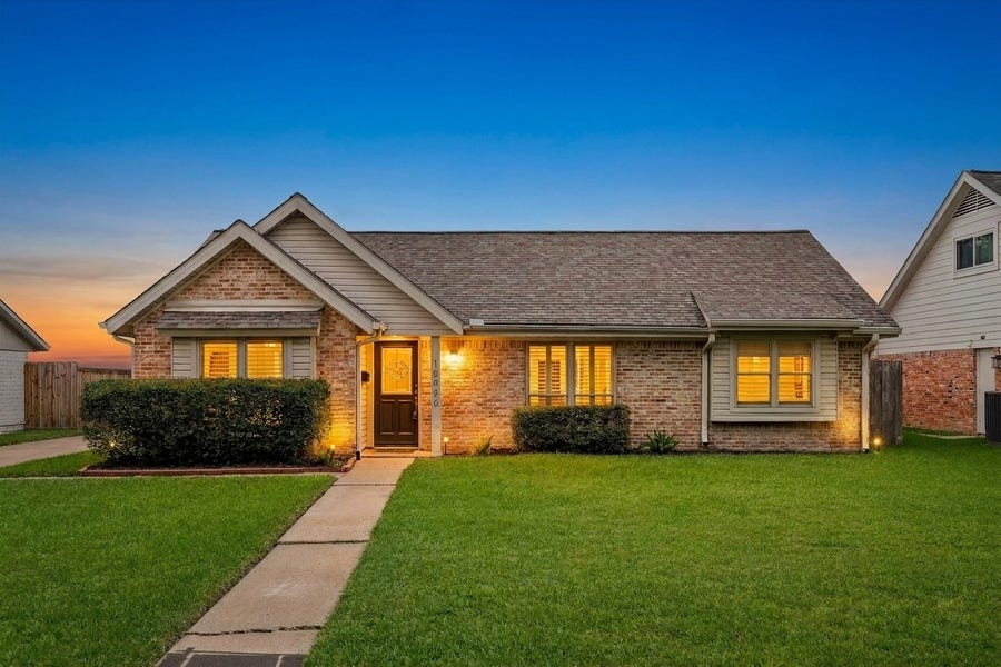 Property photo for 13926 Britoak Lane, Houston, TX