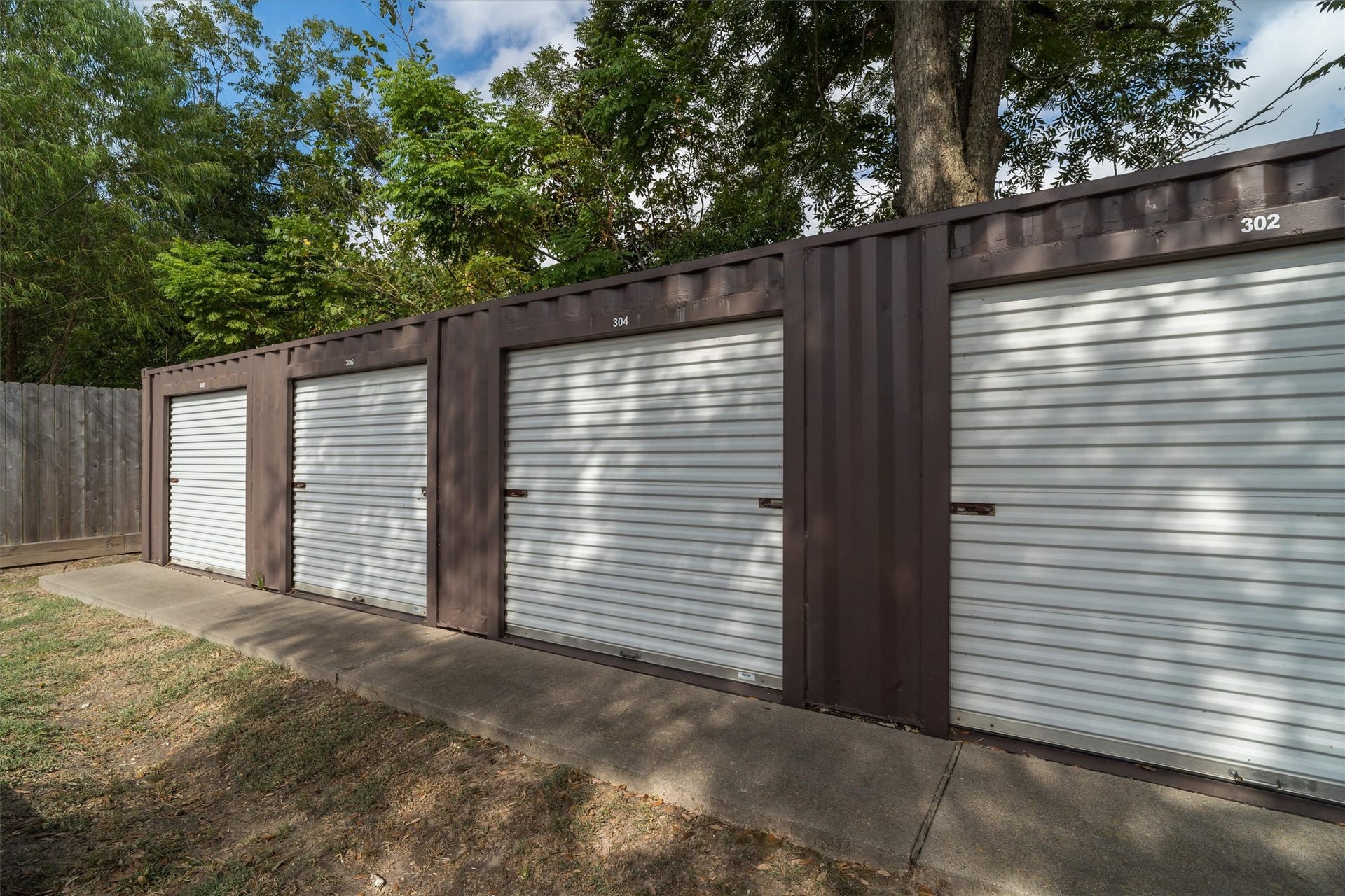 304 Reppert Street, Bacliff, TX 77518 Personal Storage Unit 7' X 8'