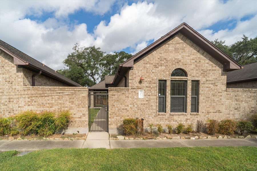 Property photo for 304 Reppert Street, Bacliff, TX