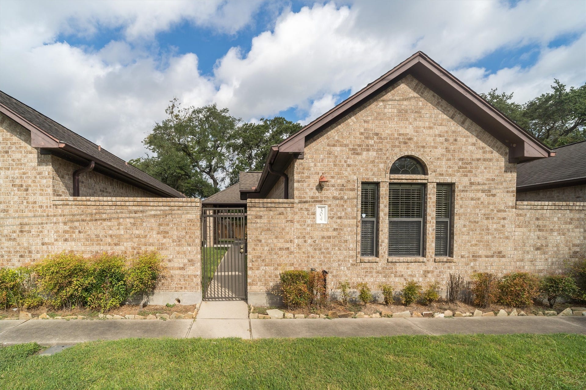 304 Reppert Street, Bacliff, TX 77518 Adorable unit in this four plex available for lease.