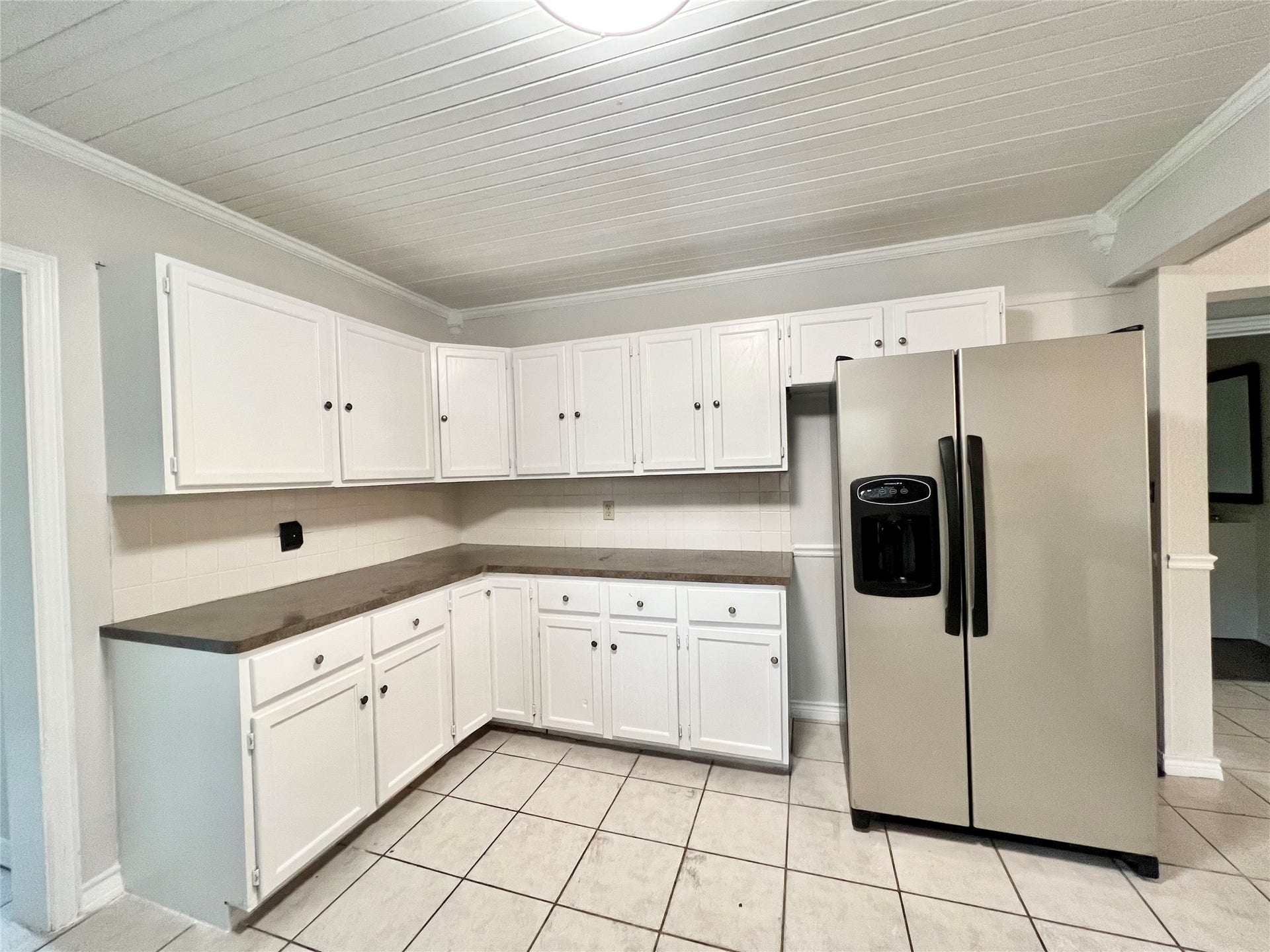 14414 2nd Street Street, Santa Fe, TX 77517 Have a chef in your family, this is an awesome kitchen with an abundance of cabinetry. The refrigerator will stay with the home for the right price.