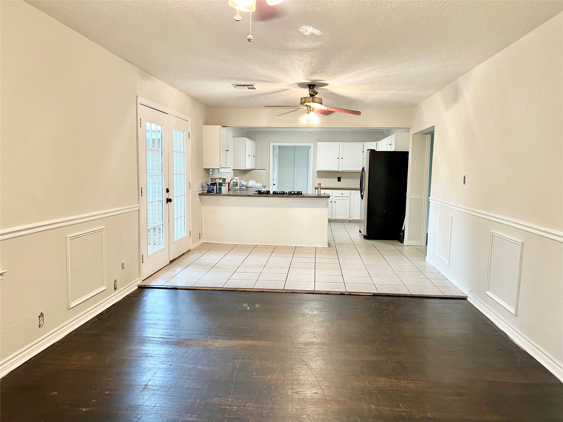 14414 2nd Street Street, Santa Fe, TX 77517 Lots of room for entertaining.