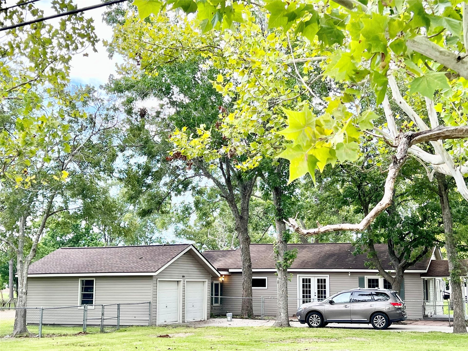 14414 2nd Street Street, Santa Fe, TX 77517 Serene setting in heart of Santa Fe and in SFISD