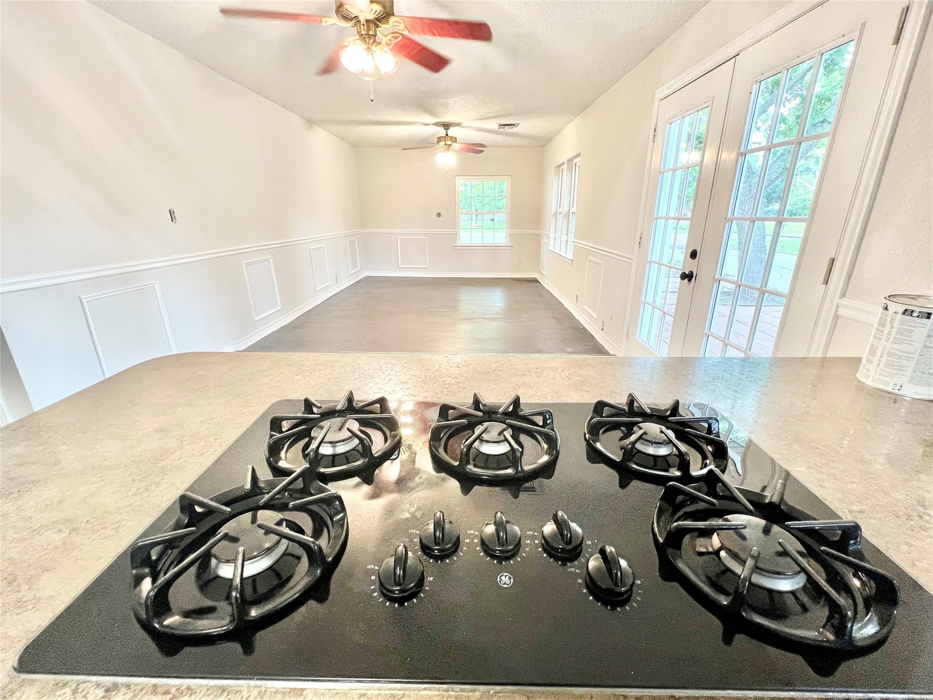 14414 2nd Street Street, Santa Fe, TX 77517 View of family room as you prepare dinner.