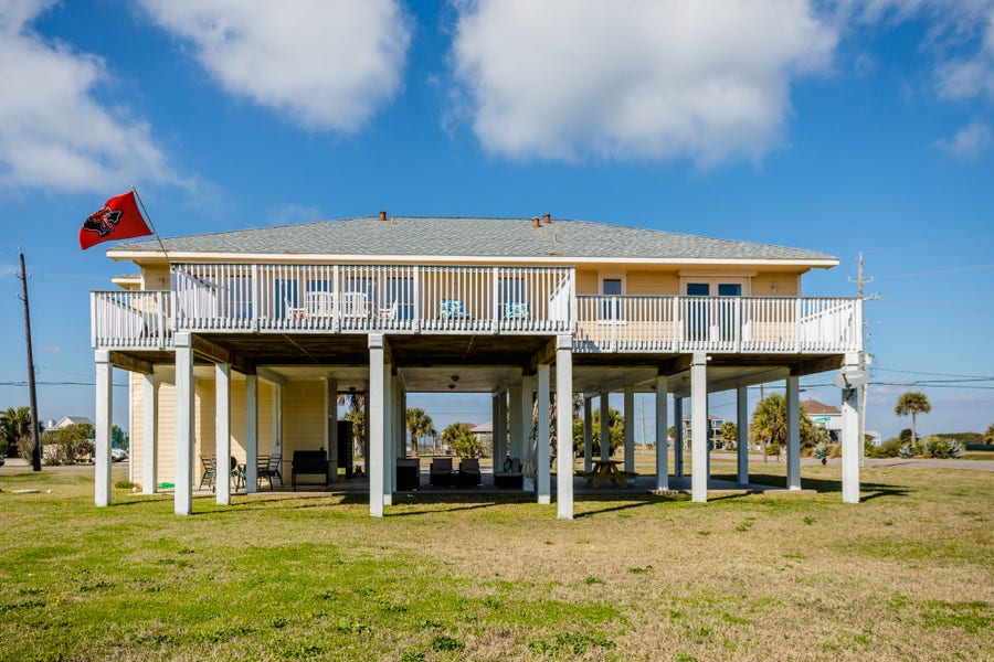Property photo for 18409 Shaman Drive, Galveston, TX