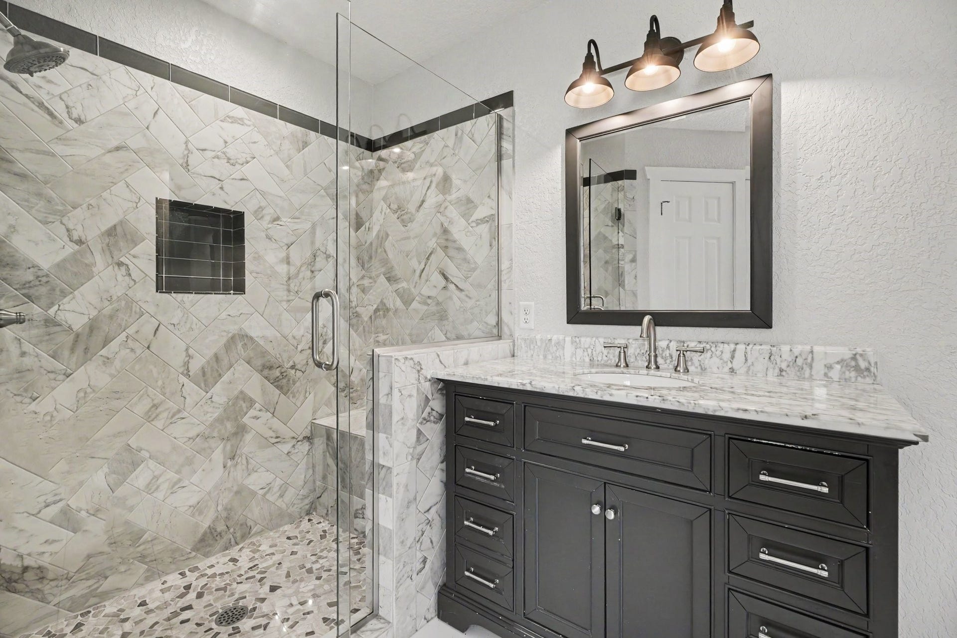 3320 Tower Road, Santa Fe, TX 77517 Walk in Shower