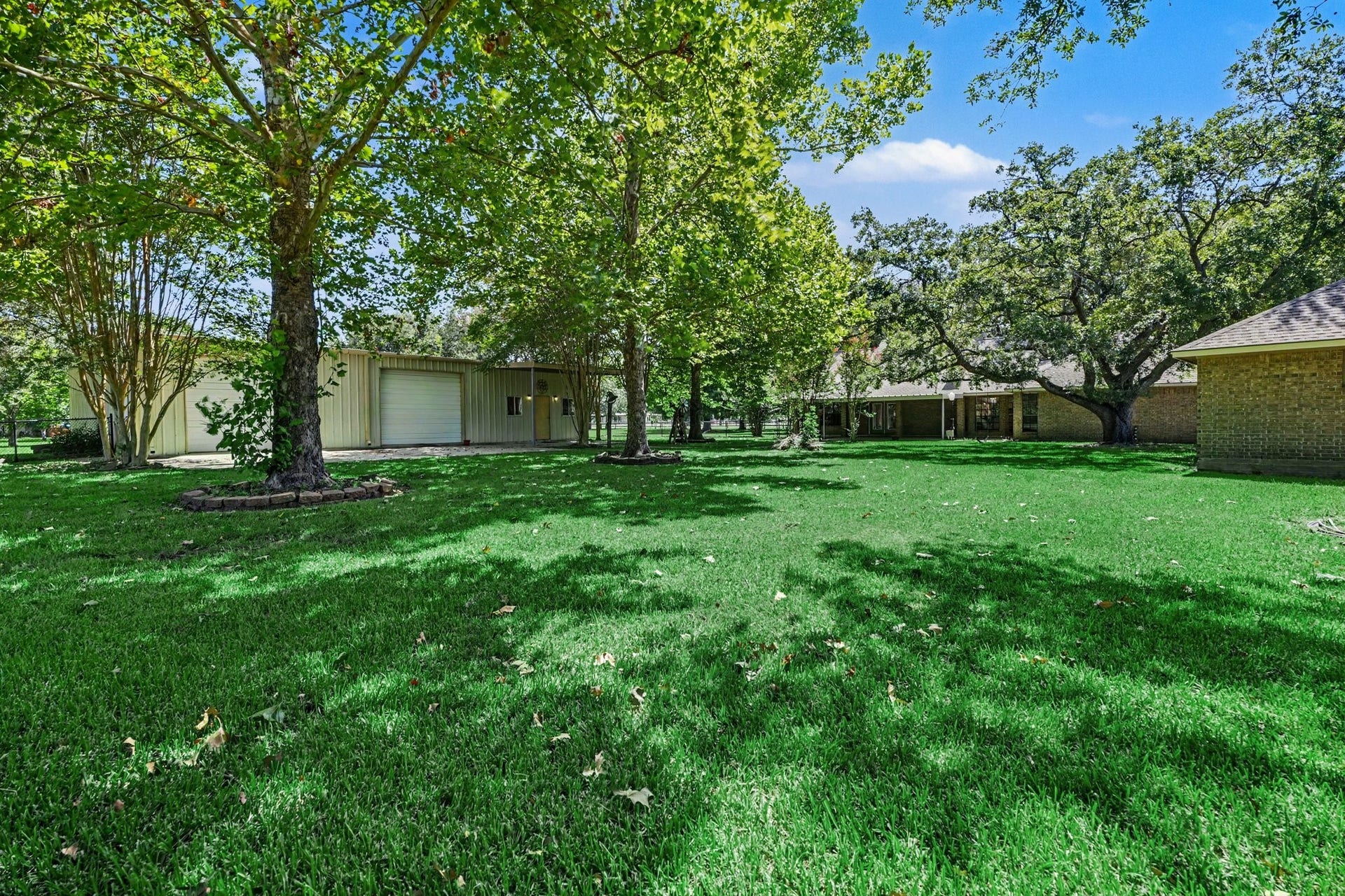 3320 Tower Road, Santa Fe, TX 77517 Lots of Room to Entertain..... add a Pool