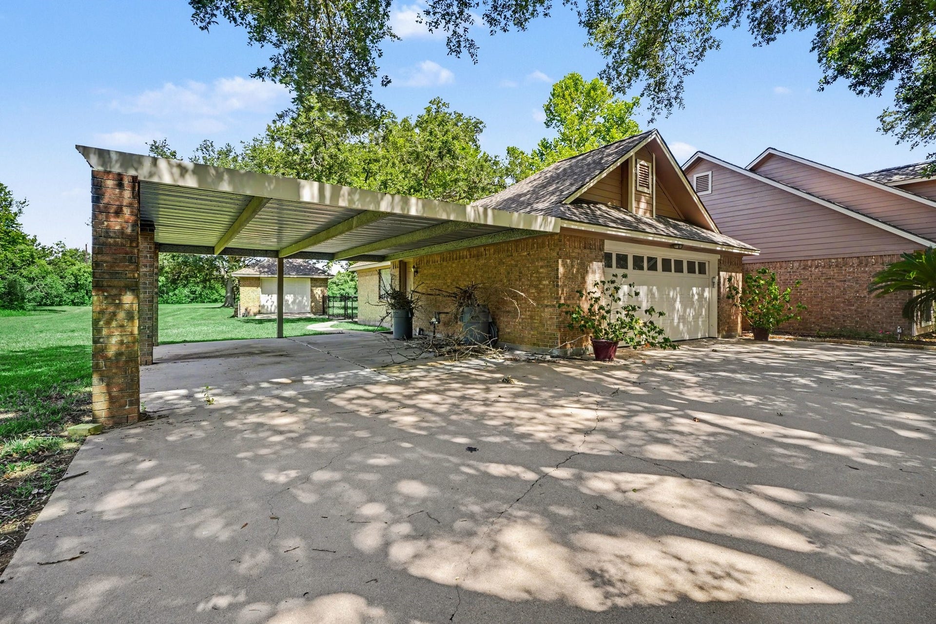 3320 Tower Road, Santa Fe, TX 77517 3320 Tower Road, Santa Fe, TX 77517